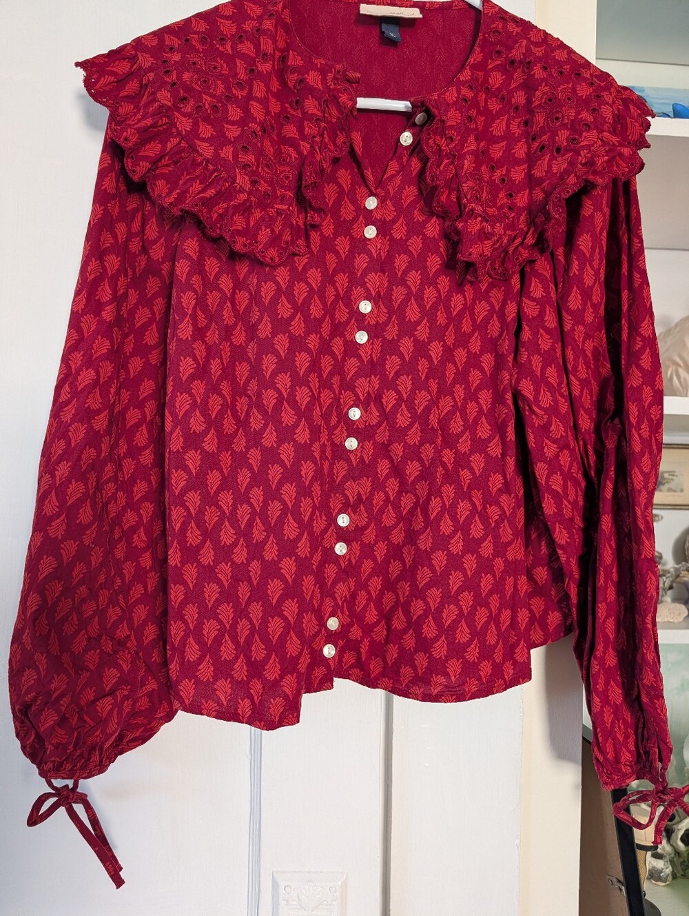Universal Thread Red Printed Ruffled Collar Button-Down Blouse